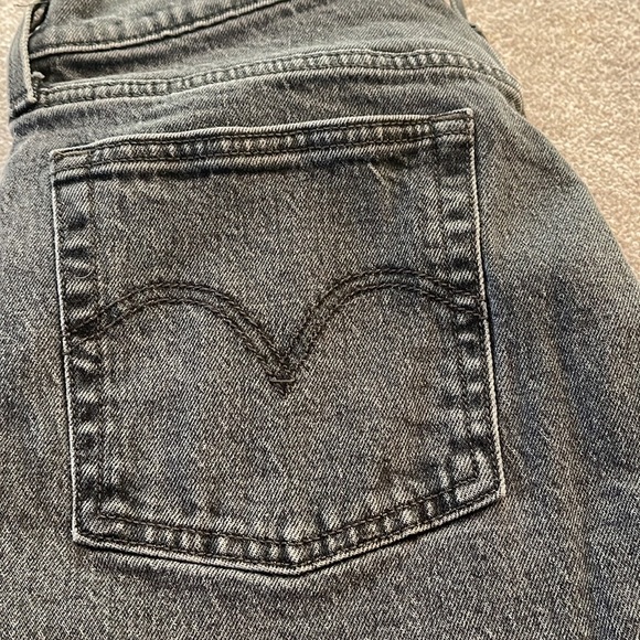 Levi’s - Picture 2 of 8